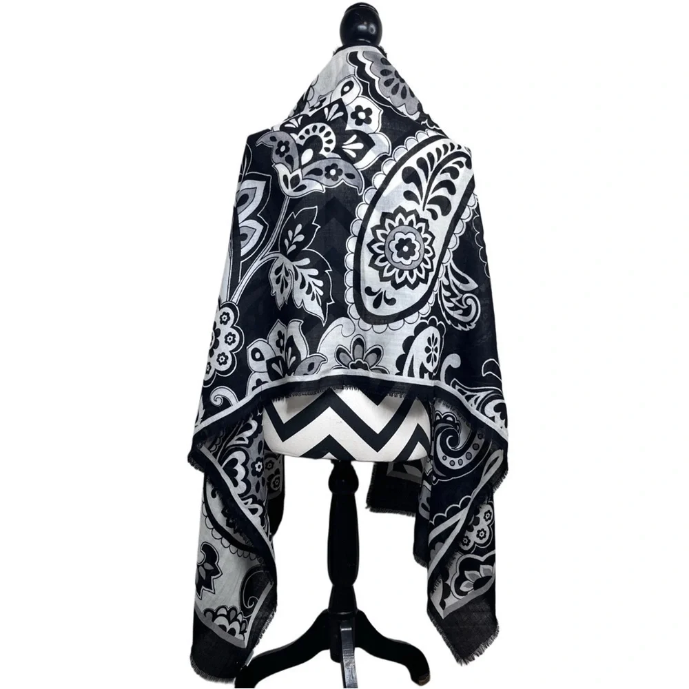 Vera Bradley Boho Paisley Print 100% Wool Scarf Wrap